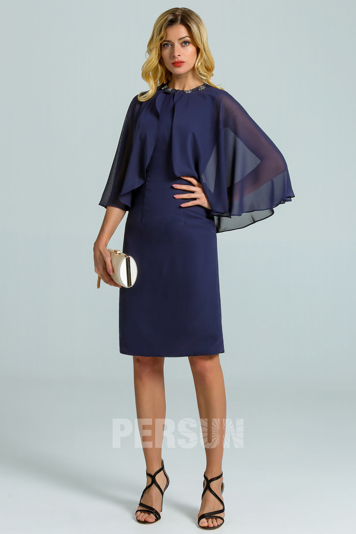 robe de cocktail courte bleu nuit moulante simple avec cape ornée de strass