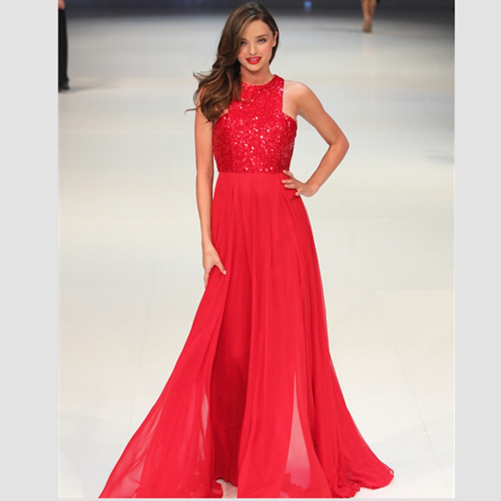 miranda-kerr-longue-robe-rouge-bustier-brillant