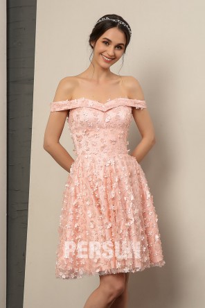 Robe courte de soirée dentelle épaules dénudées ornée de fleurs