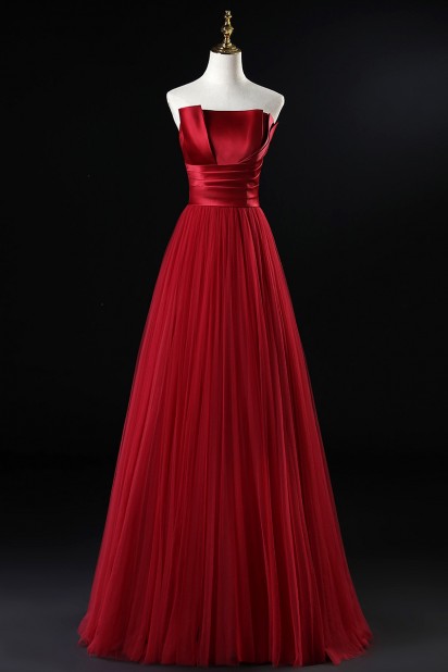 Robe de bal empire rouge à bustier drapé à jupe plissée en tulle