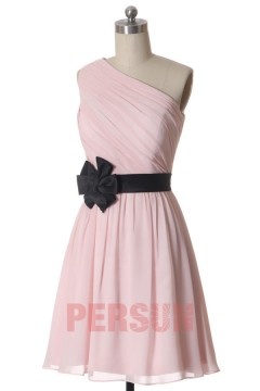 Petite robe rose pâle asymétrique pour cocktail mariage