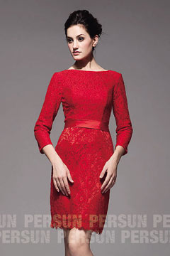Robe rouge courte moulante en dentelle à manche 3/4