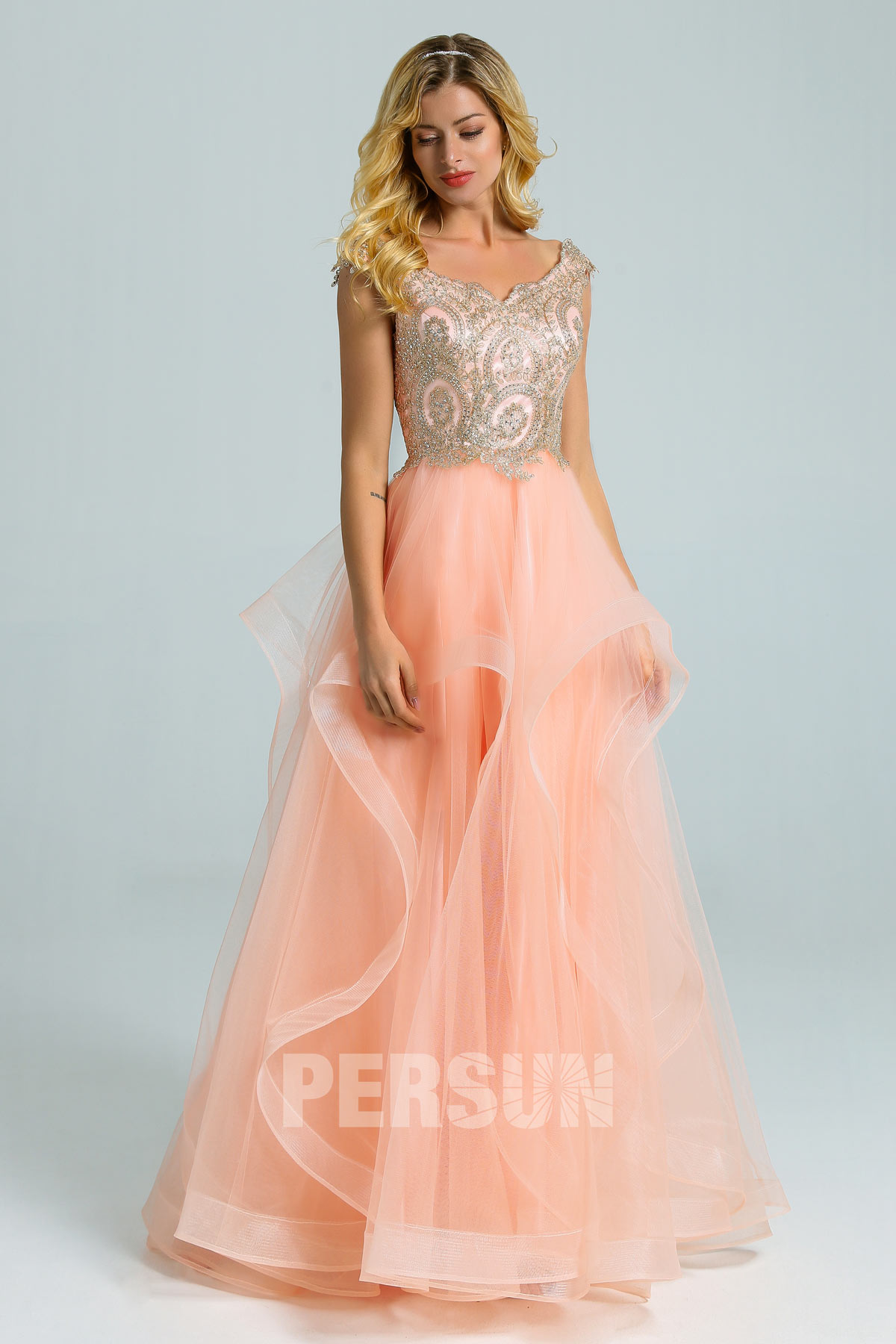 robe de soirée pêche haut embelli de strass épaule dégagée jupe à volant