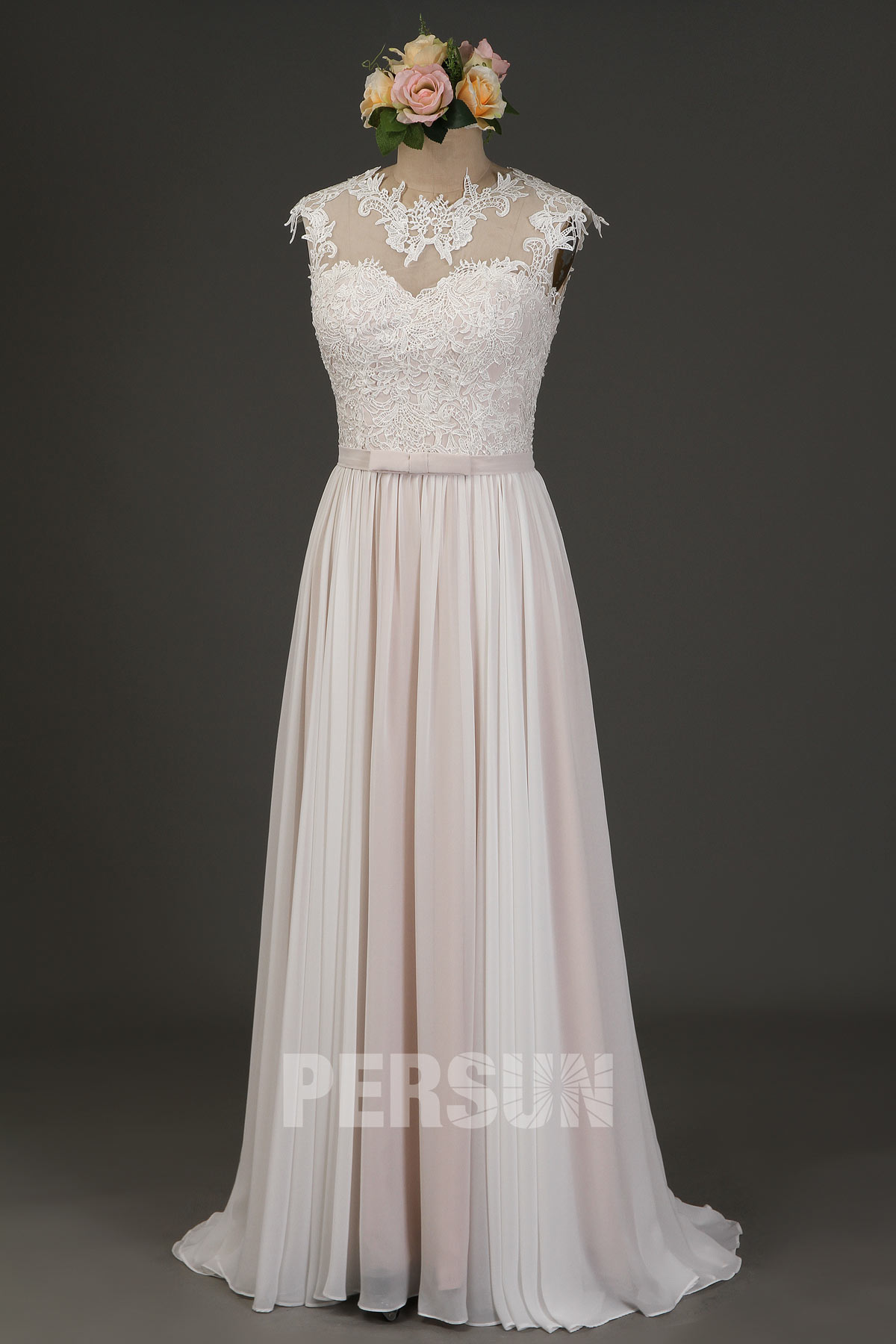robe de mariée rose blanche haut en dentelle guipure col illusion