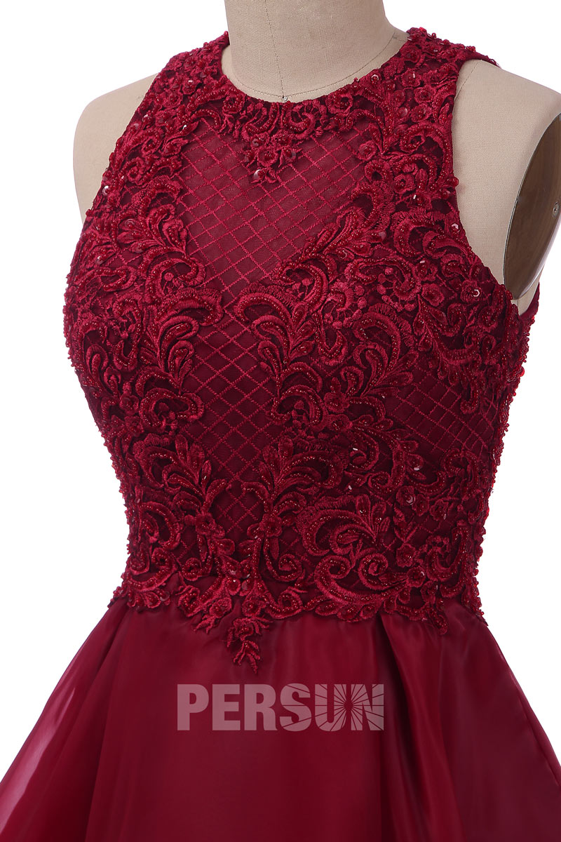 Robe rouge bordeaux courte devant longue derrière haut dentelle jupe à volant