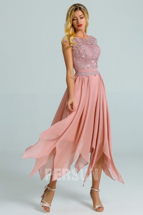 Robe midi cocktail rose chair haut en dentelle guipure jupe irrégulière