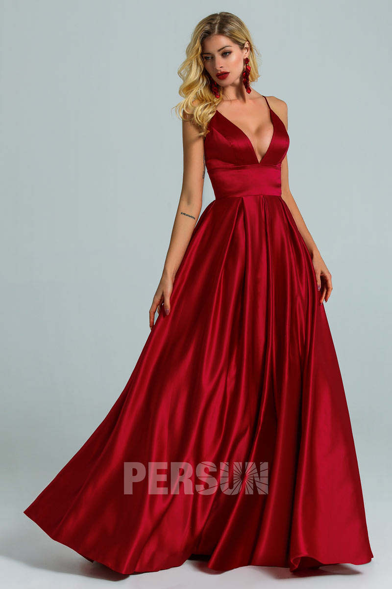 Robe de soirée bordeaux simple col v plongeant à bretelle Spaghetti