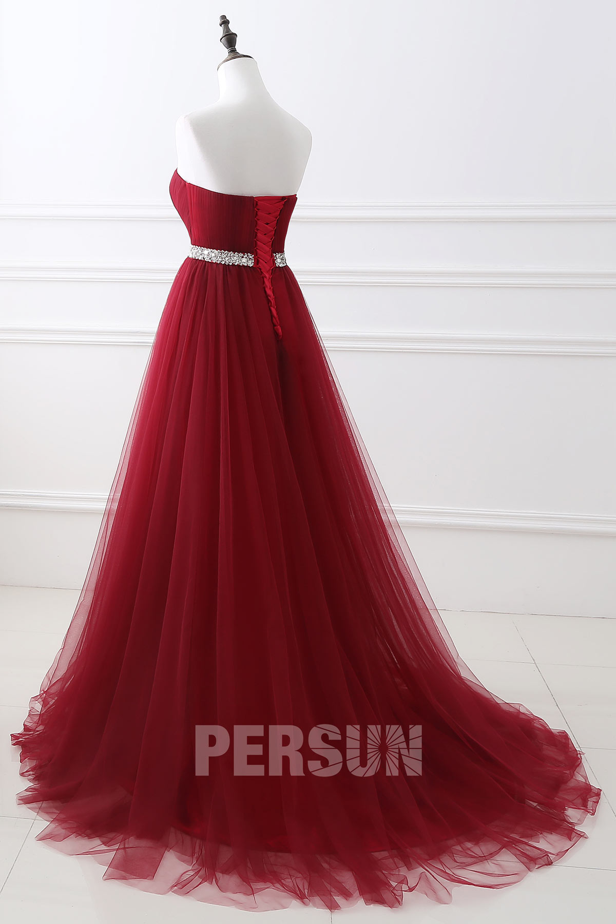 Robe de cérémonie bordeaux bustier coeur drapé taille travaillé