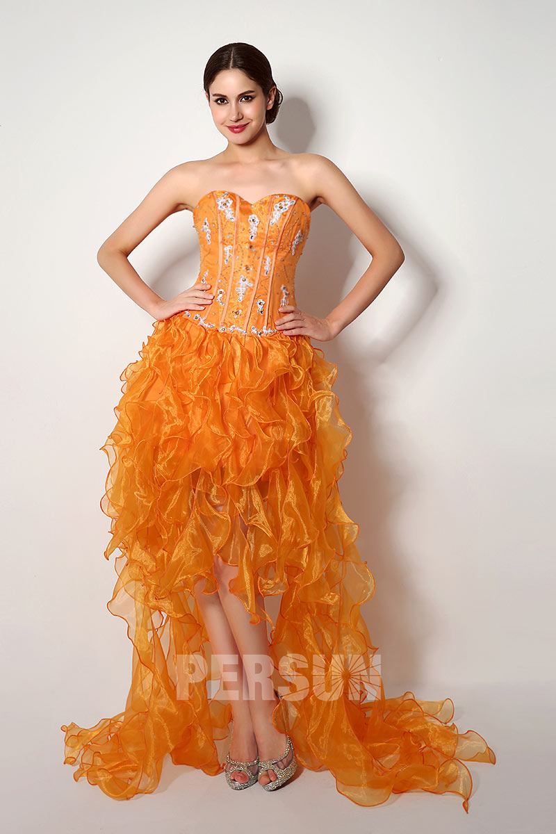 robe de soirée courte devant longue derrière orange bustier coeur appliquée dentelle et strass et jupe à volant