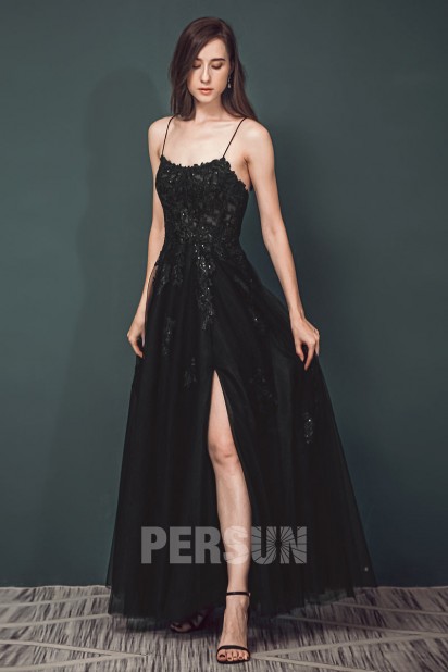 Robe de bal fendue noire appliquée de dentelle guipure