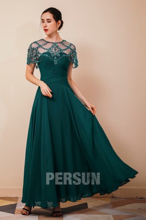 Robe de soirée longue bustier coeur avec une cape ornée de strass