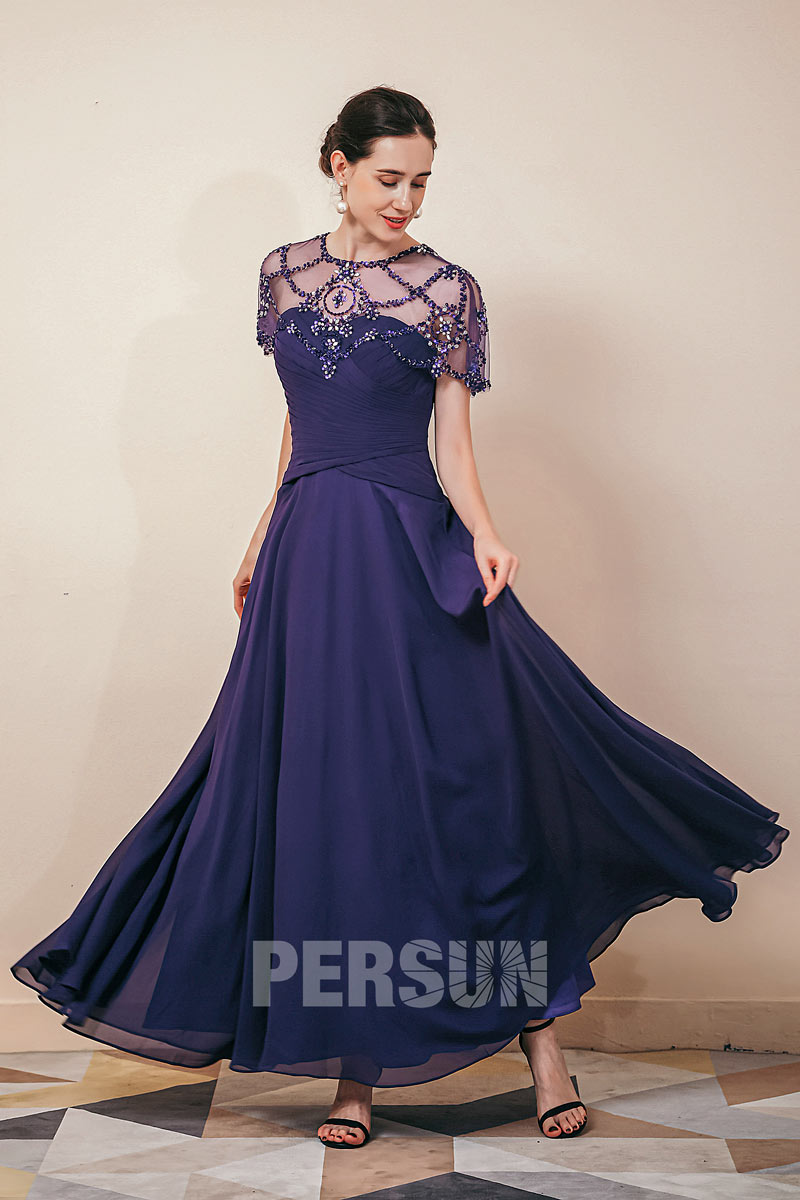Robe soirée longue bustier coeur avec une cape ornée de strass