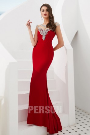 Robe soirée 2020 sirène rouge à encolure brodée bijoux