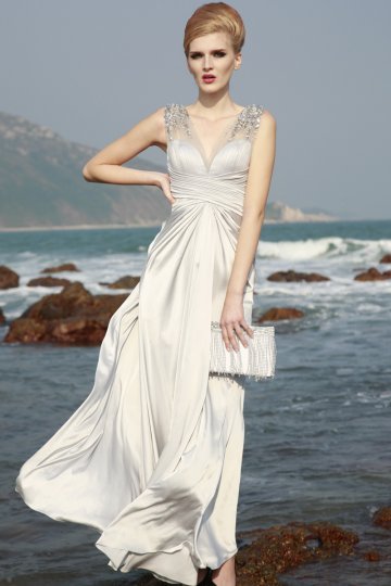 Robe soirée longue satinée grise claire décolleté V