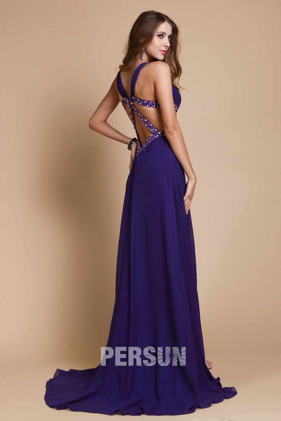 Robe soirée dos nu ornée de bijoux avec ouverture frontale