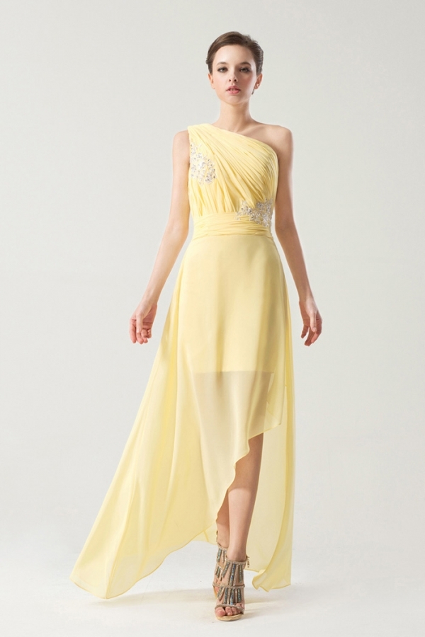 robe de cocktail jaune asymétrique bustier plissé en dentelle appliquée