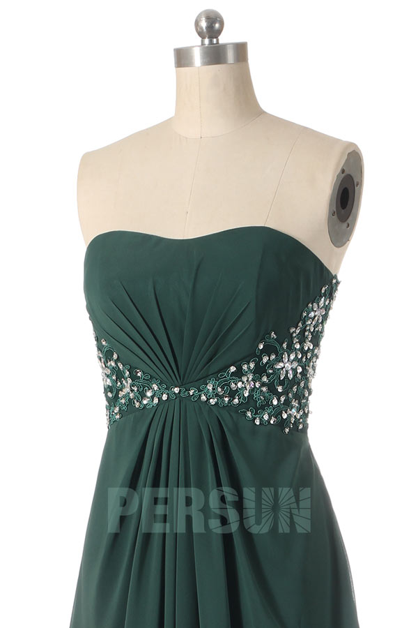 Robe cocktail bustier rose ornée de strass avec fente frontale
