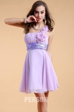 Chic robe rose courte empire ruchée fleurs asymétrique