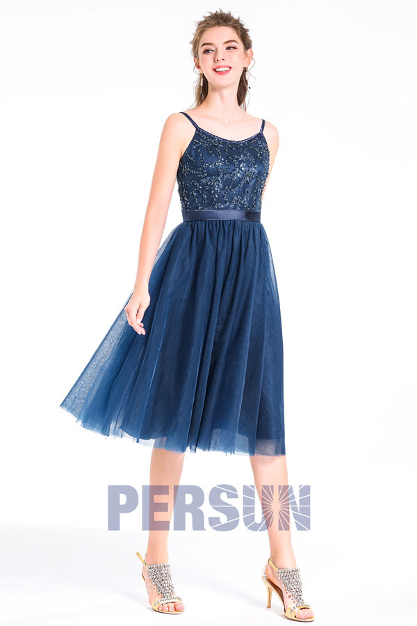 Robe chic bleu marine à haut en dantelle pour cocktail mariage