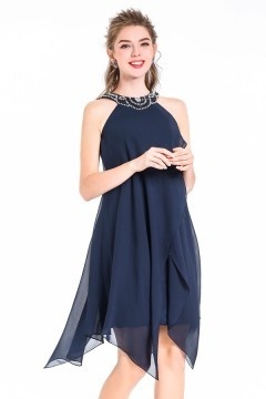 Maxi robe bleu nuit cocktail col montant parée de strass & jupe irrégulière
