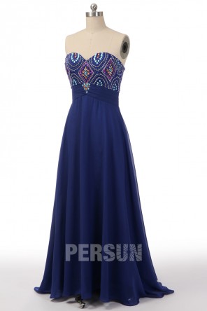 Robe de gala bleu roi longue bustier coeur orné de bijoux style baroque