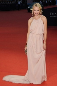  Robe chic dos nu de Naomi Watts à traîne Chapel