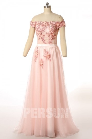 Robe rose de gala longue en borderie florale & col dégagé