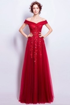 Robe rouge soirée longue avec broderie à épaule dénudée