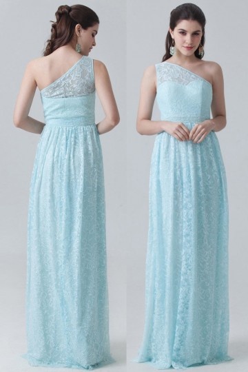 Robe dentelle chic colonne encolure asymétrique pour concert