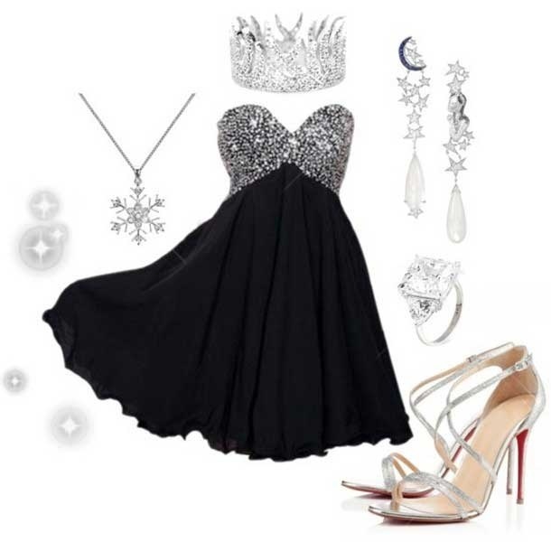robe de bal noire courte sans bretelle ornée de strass