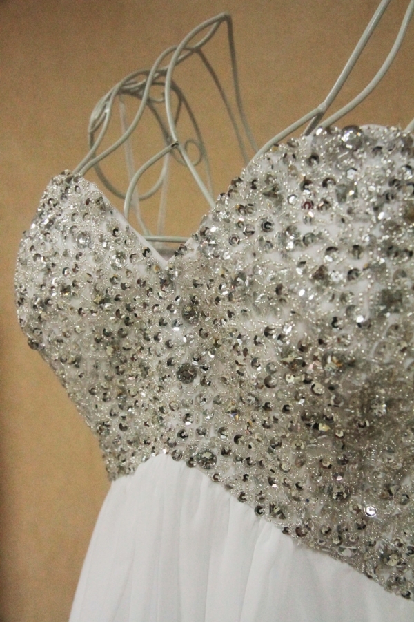 Robe bal bustier stras courte aux genoux