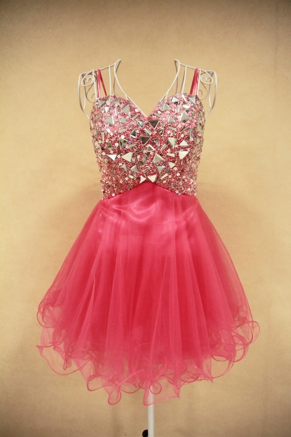 Robe cocktail courte stras à bretelle fine