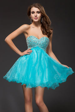 Robe bal turquoise en tulle à bustier strassé