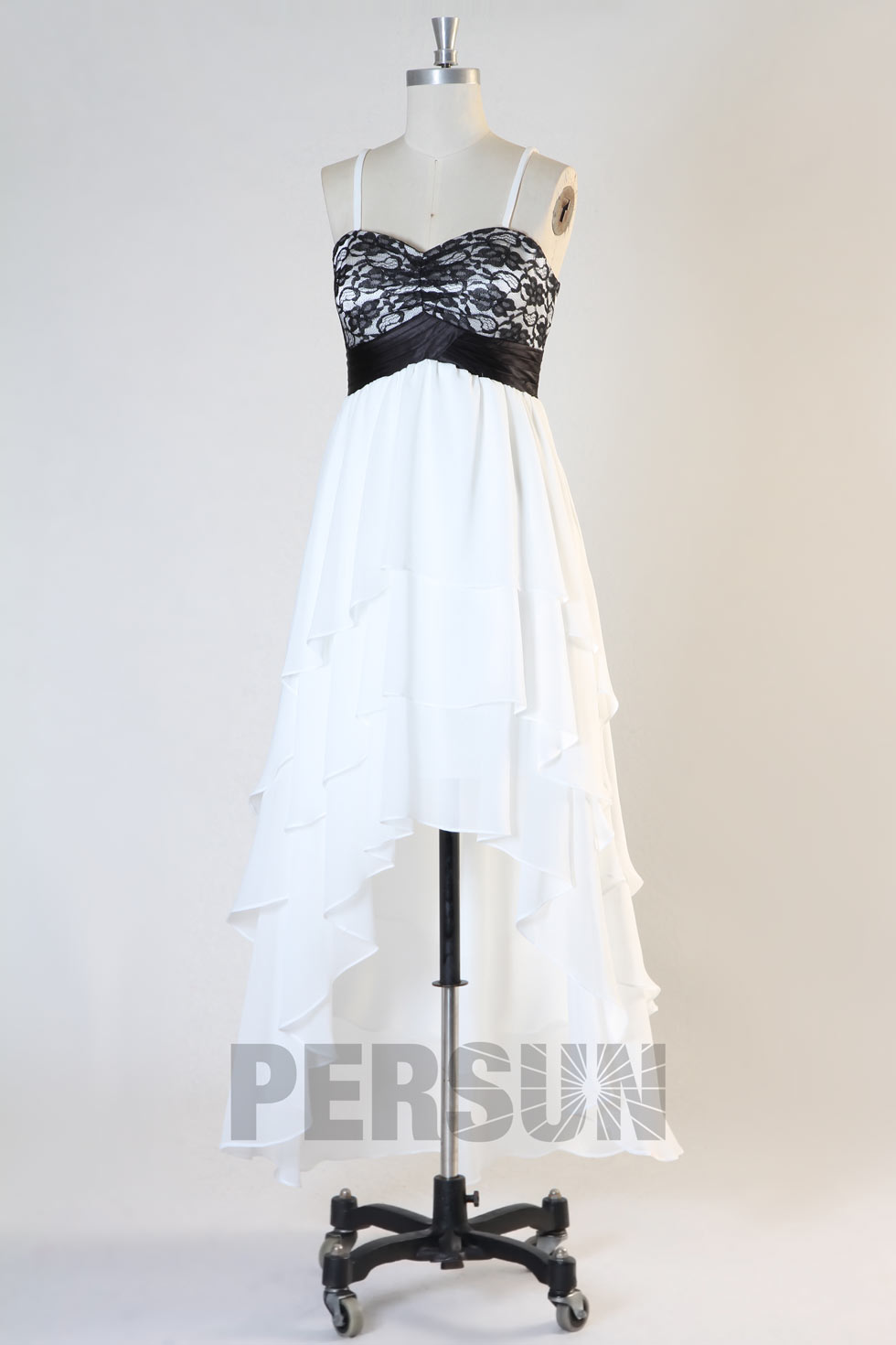 Robe bustier élégante en dentelle courte devant longue derrière