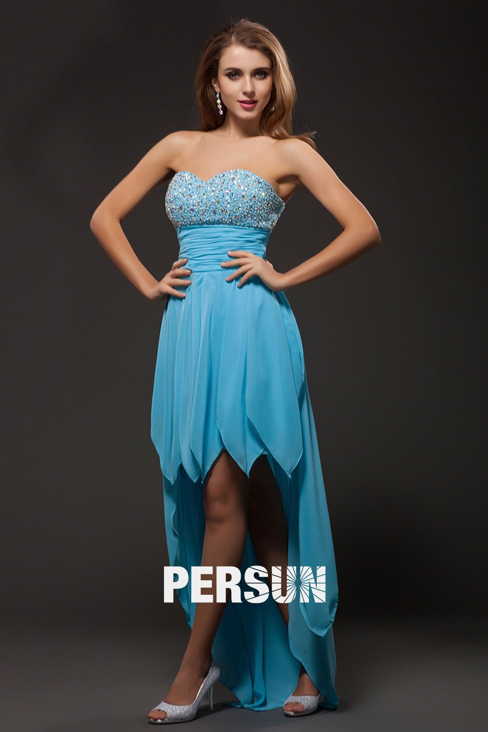 Robe bal bustier stras courte devant et longue derrière