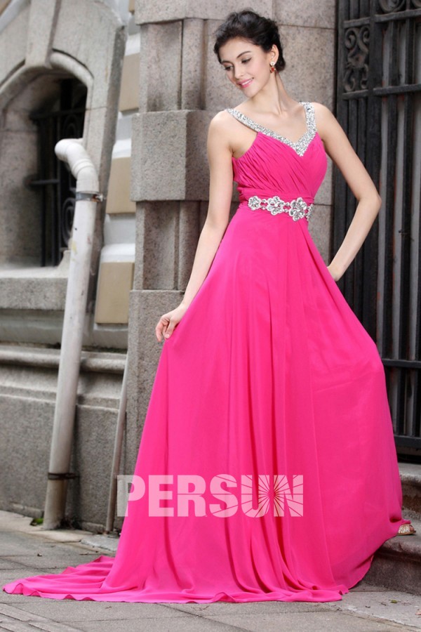 Robe longue rose bonbon plissée col en V avec bretelles strassées