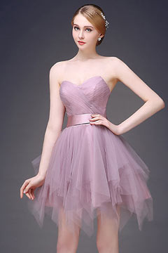 Petite robe bustier cœur en tulle dos laçage jupe à volants