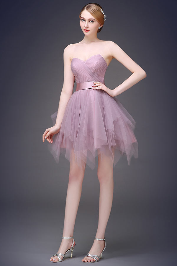 Petite robe bustier cœur en tulle dos laçage jupe à volants