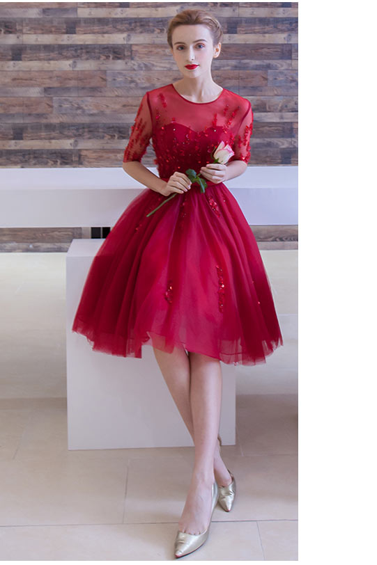 Robe rouge vintage mi longue dos découpé avec manches appliquées