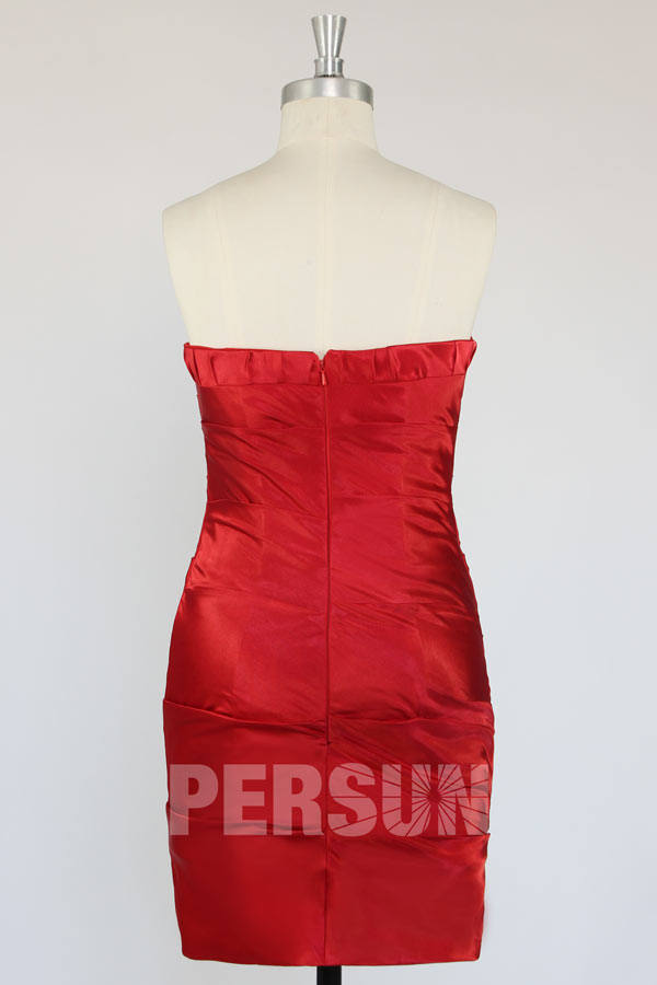 Robe fourreau rouge bustier en satin élastique