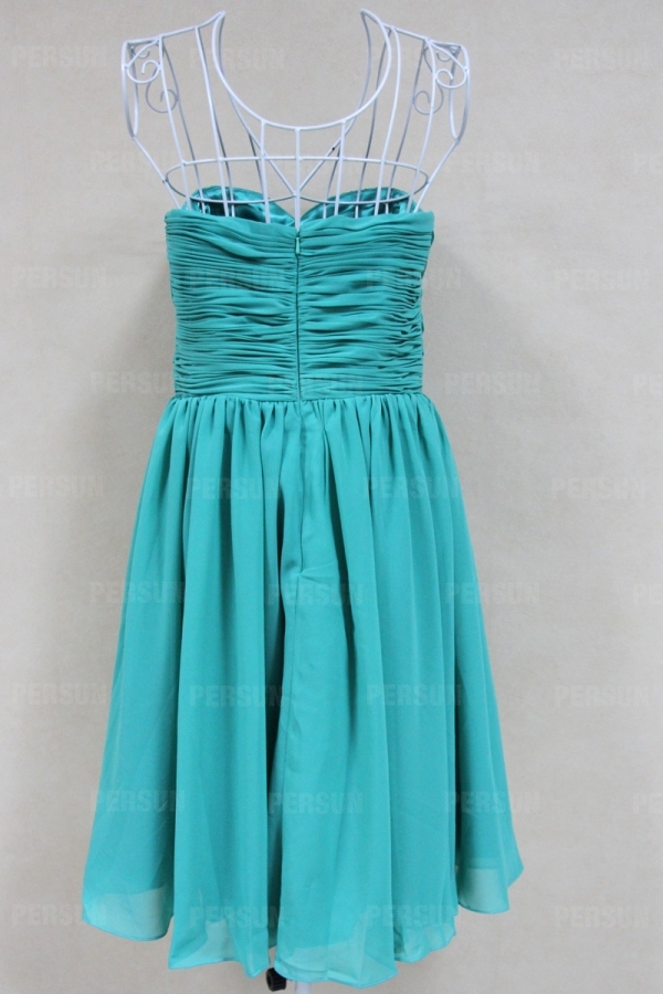 Robe cocktail bustier plissée courte aux genoux