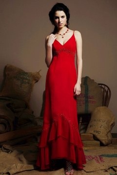 Sexy robe rouge fourreau avec bretelles fines empire à jupe volante