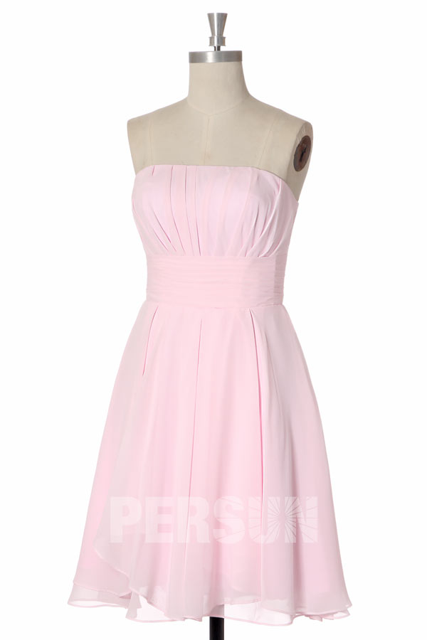 Robe cocktail rouge sans bretelle courte aux genoux