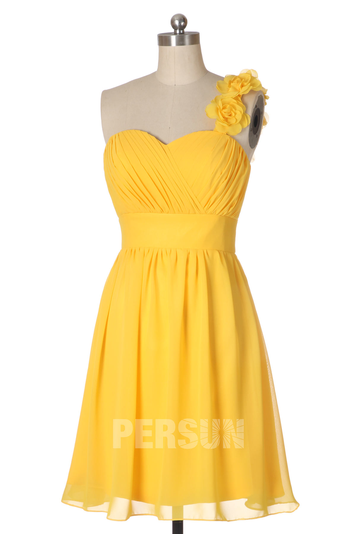 Robe cocktail courte asymétrique fleurs ornées à une épaule