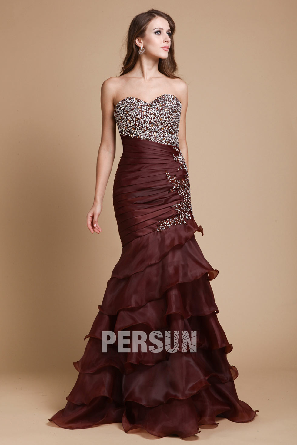 Robe bal bustier longue style sirène décorée de strass