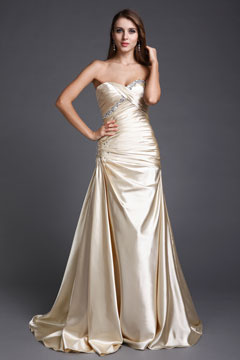 Robe bal bustier moulante ornée de bijoux longue sol
