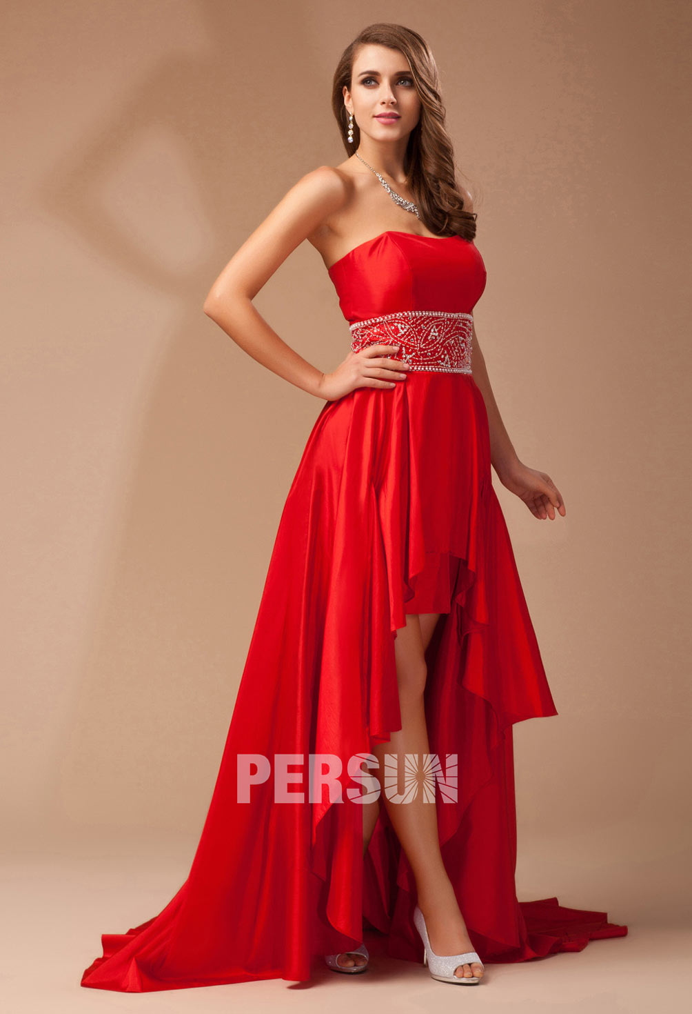Robe bal rouge empire courte devant longue derrière