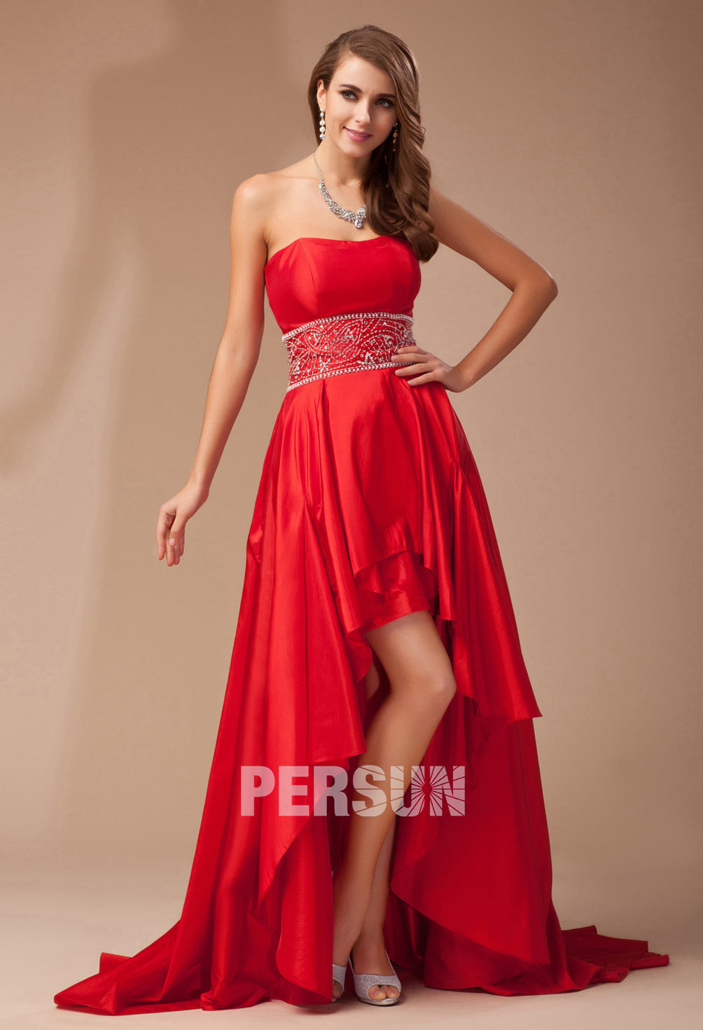 Robe bal rouge empire courte devant longue derrière