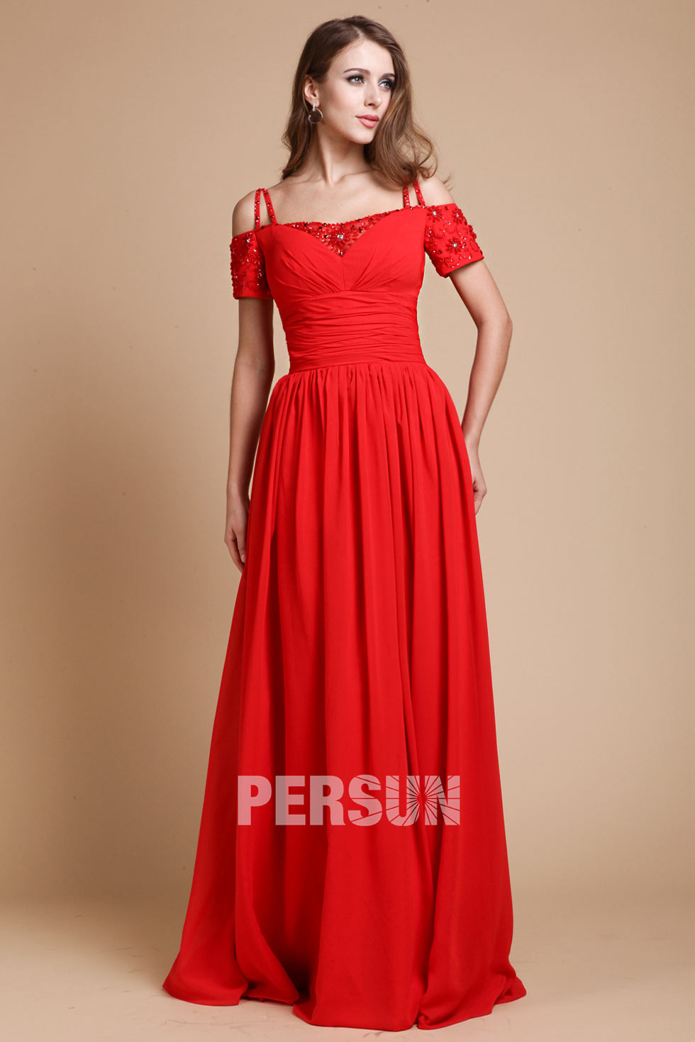 robe de cocktail longue rouge simple embelli de strass épaule dégagée double bretelle fine 
