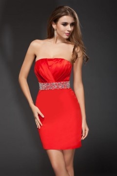 Robe cocktail bustier plissée courte ornée de strass